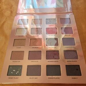 NIB Iconic London Desk To Dance Eyeshadow Palette